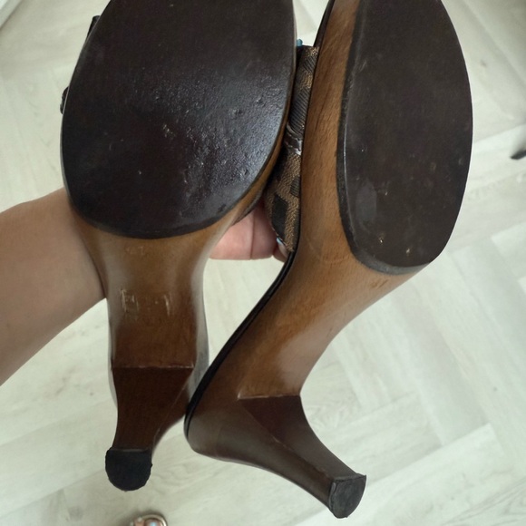 Fendi Brown Zucca Canvas Block Heel Mule Sandals in EUC size 41 - Picture 6 of 7